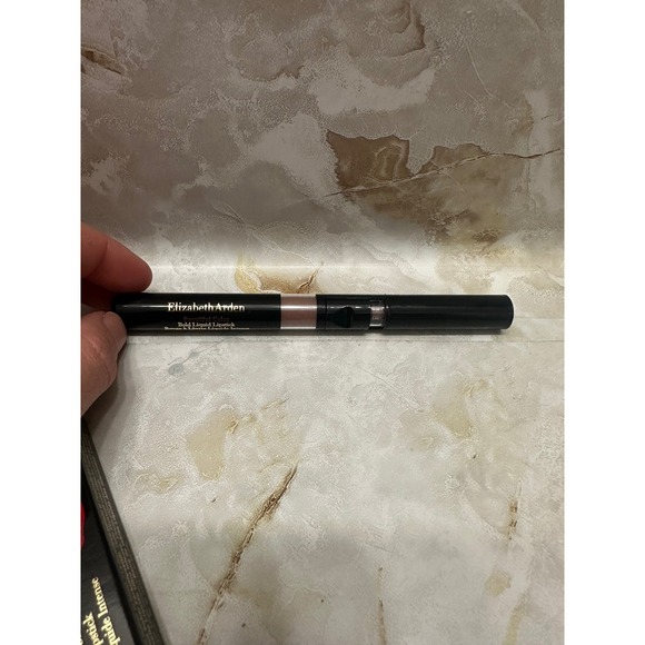 2 Elizabeth Arden Beautiful Color Daring Beige‎ Liquid Lipstick .08 fl oz - New - Picture 3 of 3